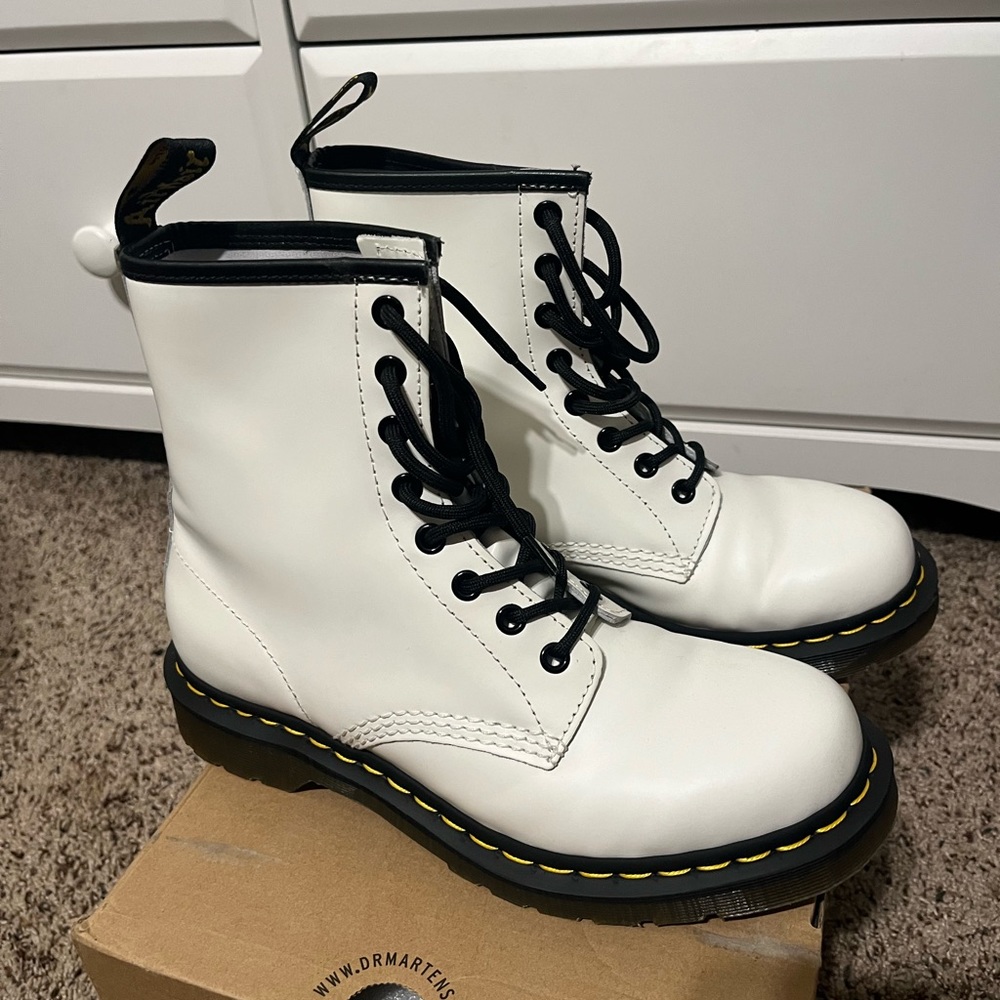 Dr martens 1460 women's smooth boot